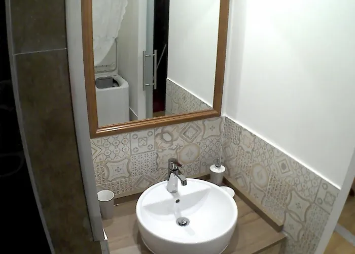 Lilium House Apts